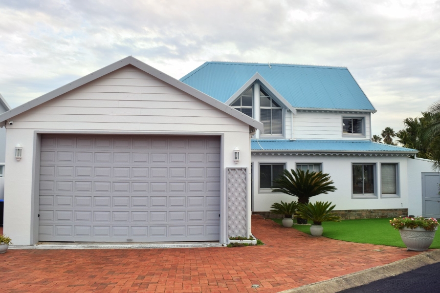 4 Bedroom Property for Sale in Marina Martinique Eastern Cape